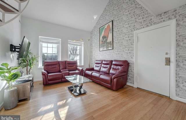 2950 S COLUMBUS Street unit: C2
