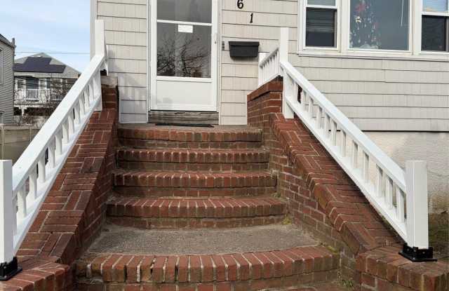 Photo of 561 E Olive Street unit: Main