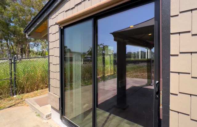 Charming Country Studio with Vineyard Views – New Build!