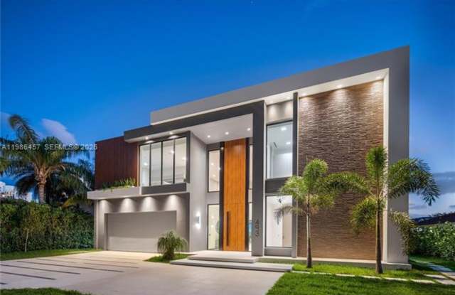 493 Holiday Dr #0 HALLANDALE BEACH, FL 33009