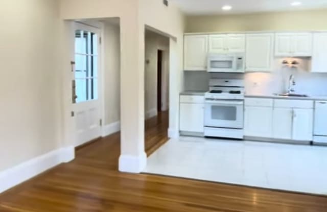 Charming 3 Bedroom-No Broker Fee