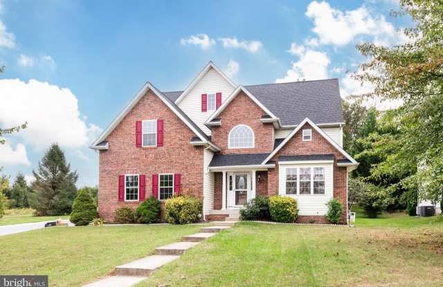 Photo of 822 WELLESLEY Court