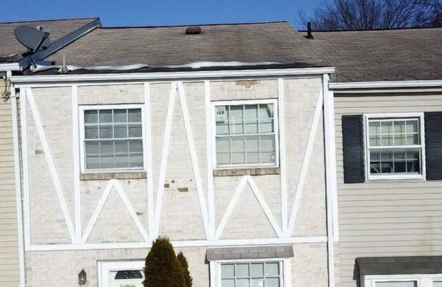 8 Nassau Court