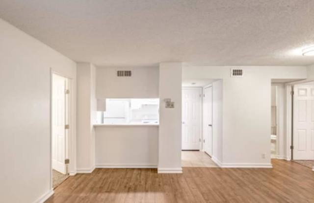 8602 Cinnamon Creek Dr, #610