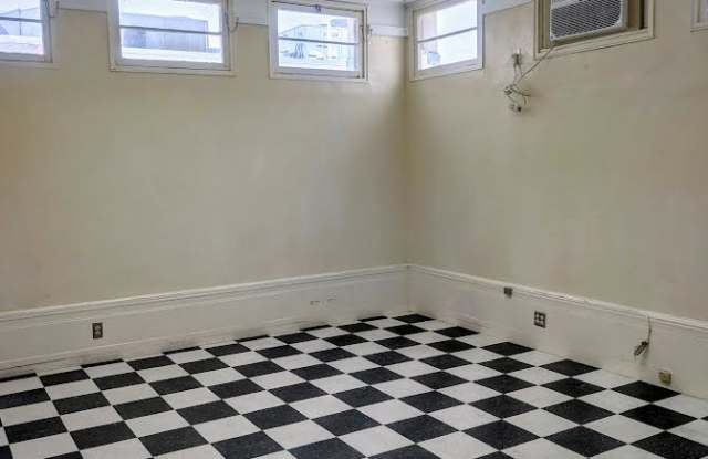 311 Center St