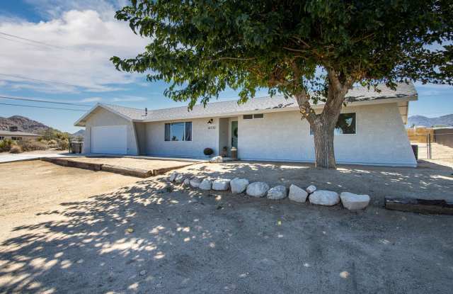 3 Bedroom, remodeled home in the heart of Joshua Tree