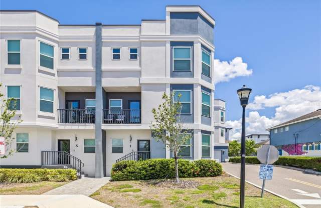 1523 W NORTH B STREET