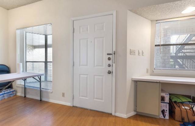 2604 Salado St Apt 302