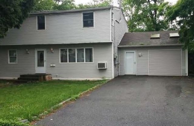 829 6th St - 829 6th St, West Babylon, NY 11704