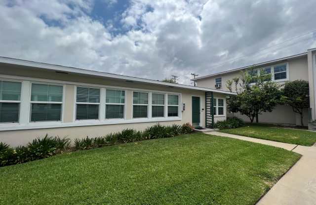 1519 Huntington Drive -D