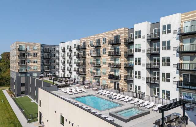 Photo of Wren on the Creek