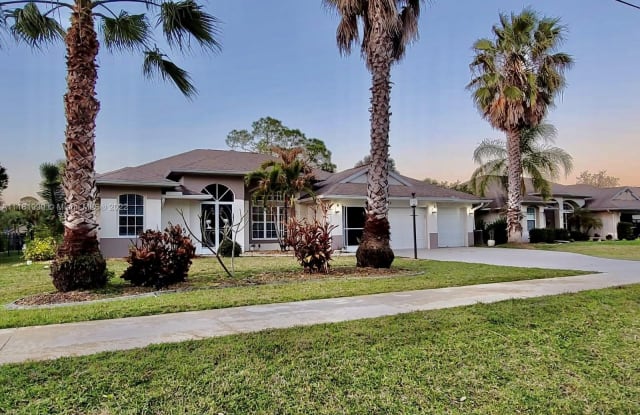 1172 W Hillsborough Blvd - 1172 Hillsborough Boulevard, North Port, FL 34288