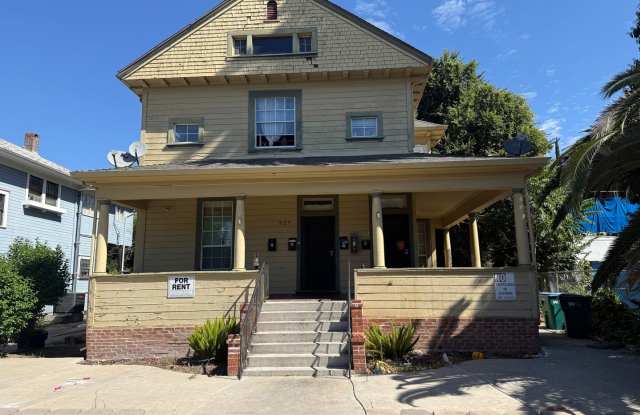 327 E Acacia St