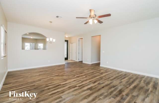 677 West Mesquite Tree Lane