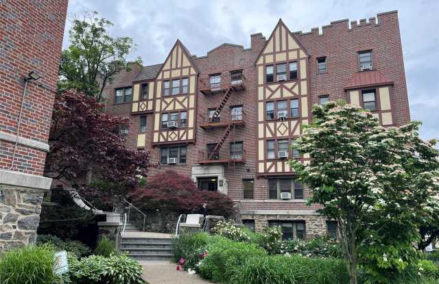 604 Tompkins Avenue unit: B-2