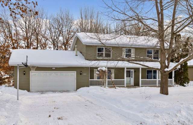 Photo of Lovely 4BR 4BA Home in the Best Neighborhood in Sartell!