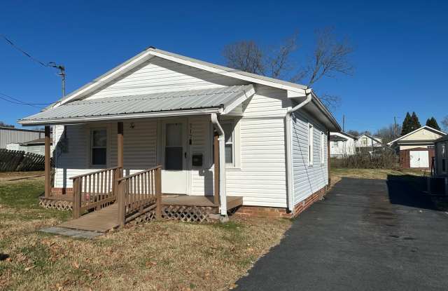 717 Plantation Rd Kingsport, TN 37660