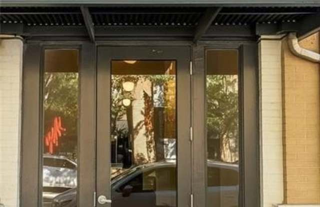 Photo of 925 Garrett Street SE unit: 215