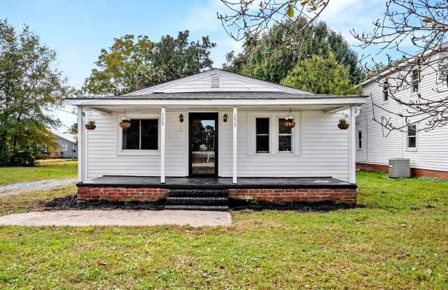PRICE REDUCED! AND READY FOR QUICK MOVE-IN! CUTE 3 BEDROOM HOME! COME SEE TODAY!