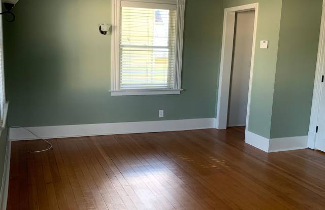 Photo of Downtown Auburn Charmer