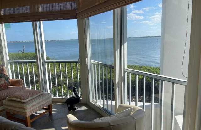 144 NE Edgewater Drive unit: 3102