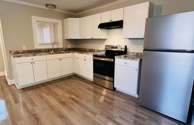 Very spacious 3 bed 1 bath Duplex