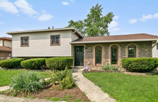 Photo of 242 South Harper Avenue