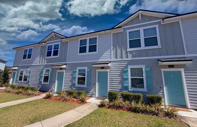 Beautiful 2-bedroom, 2.5-bath two-story townhouse located just minutes from Historic Downtown St. Augustine