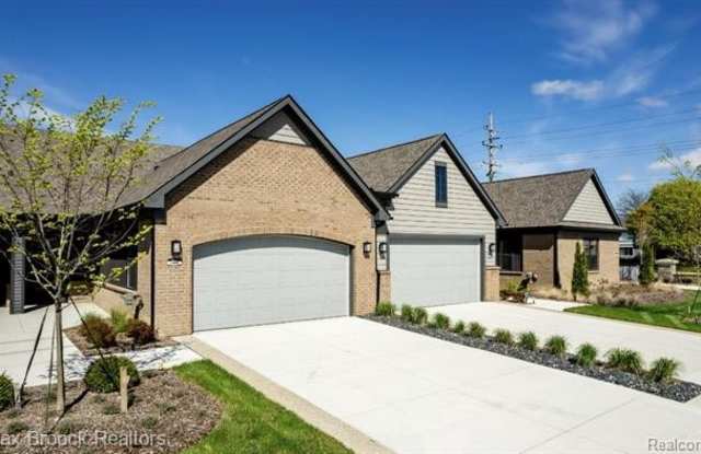 1610 Cloister Drive - 1610 Cloister Drive, Oakland County, MI 48304