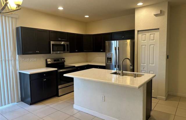 3797 NE 2nd Street, Homestead, FL 33033 - 8000