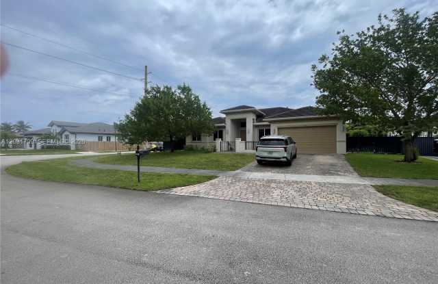 19701 SW 84th Ct