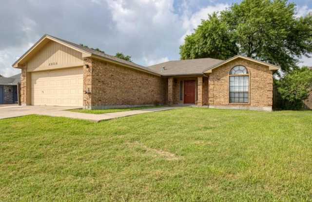 2005 Oak Brook Dr - 2005 Oak Brook Drive, Portland, TX 78374