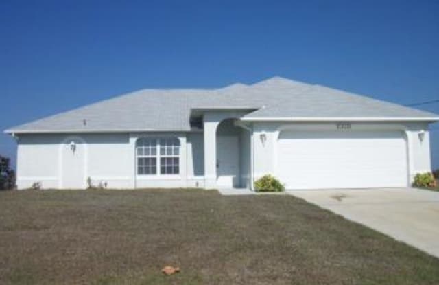 1405 NW 13th ST - 1405 Northwest 13th Street, Cape Coral, FL 33993