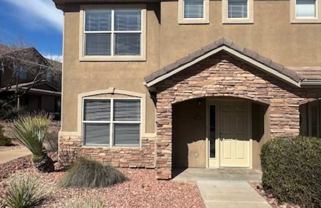 Hidden Valley Townhome - 3155 South Hidden Valley Drive, St. George, UT 84790