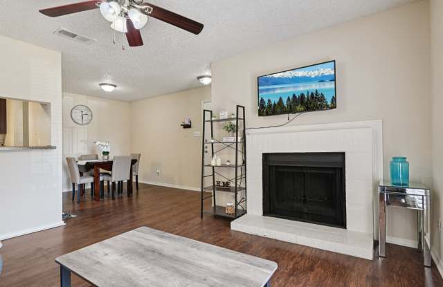 The Glen at Lewisville