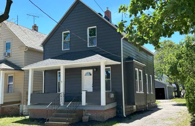 Photo of Old Brooklyn Area - 2 Bedrooms (with 2nd Floor Bonus Room) - 1 Bath - Single Family Home