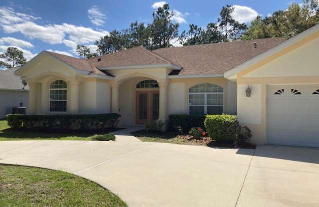Luxurious 4/3/2 with circular driveway. Available after 06/10/26