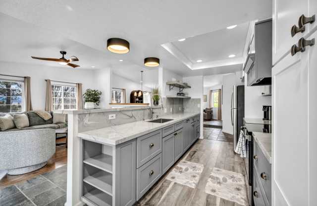 TAHOE-STYLE COUNTRY RETREAT | FULLY FURNISHED SINGLE-LEVEL HOME ON ACREAGE WITH 3-CAR GARAGE