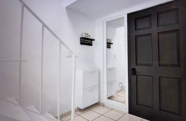 20 Northwest 87th Avenue