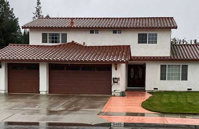 $5295 - Beautiful and Well Maintained South Gilroy Home w/ Salt Water Pool!!