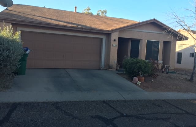 8180 N Streamside Ave - 8180 N Streamside Ave, Casas Adobes, AZ 85741