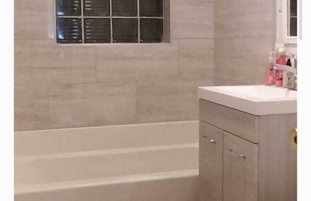 Photo of 1575 S Clermont St