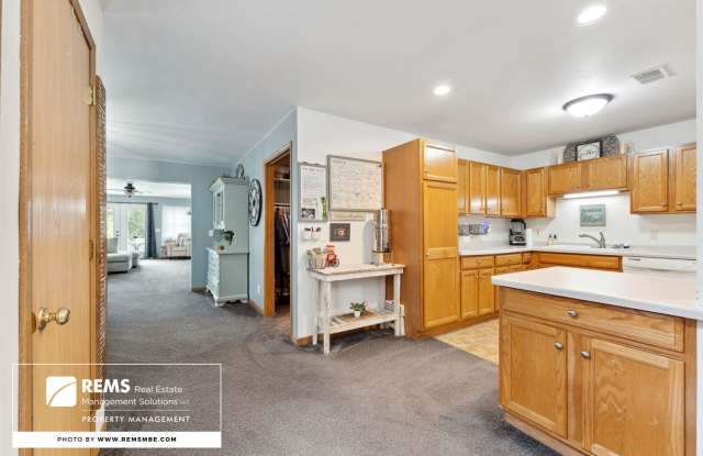 815 Island Court/ 817 Island Court
