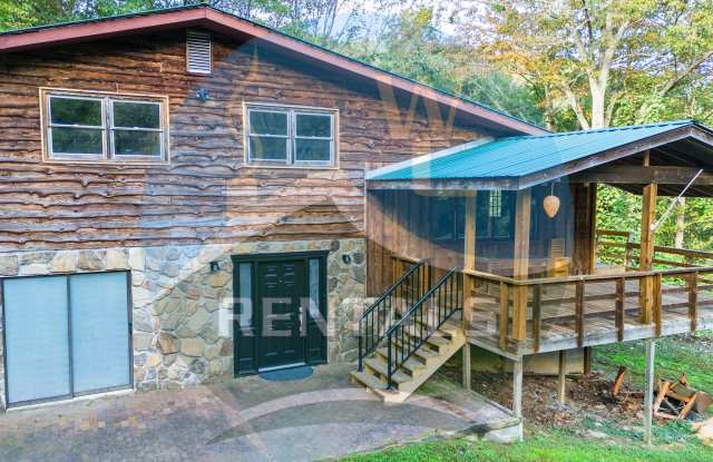 Photo of Beautifully remodeled 4 bedroom 2 bath home in Sylva available for year-long lease $2000 a month