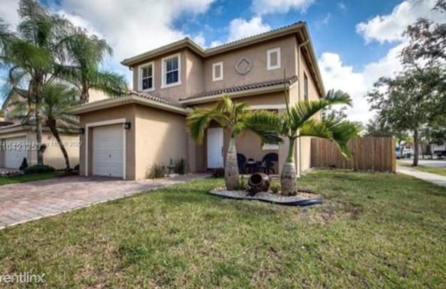 1880 SE 14th St - 1880 SE 14th St, Homestead, FL 33035