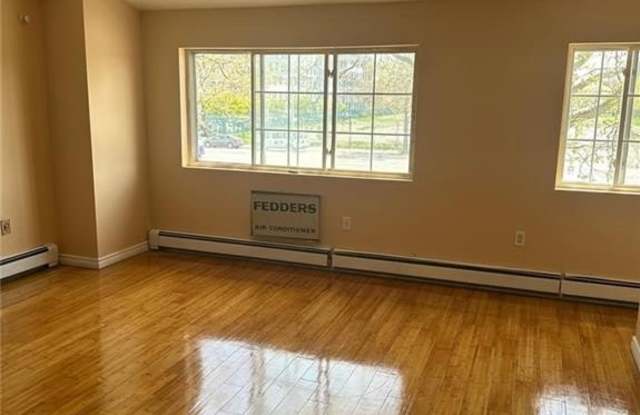 Photo of 2829 Linden Boulevard