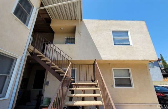 1638 N Alexandria Avenue