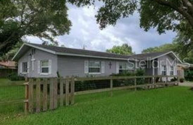 870 7TH AVENUE NE - 870 7th Avenue Northeast, Largo, FL 33770