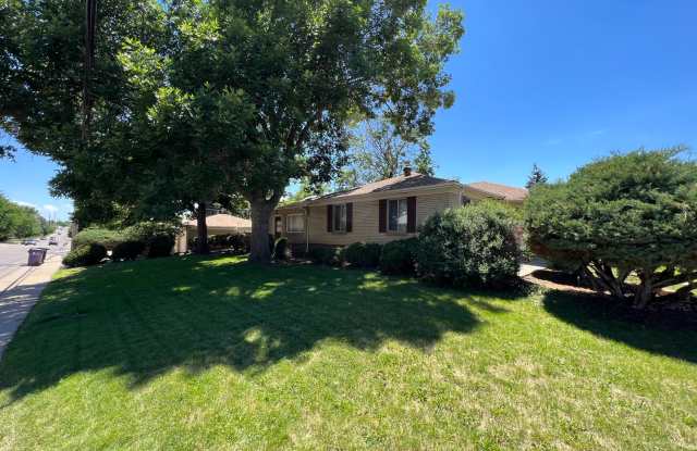Mid Century Modern Ranch in Virginia Village!