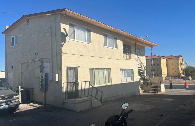 211 N Maryland Pkwy unit D